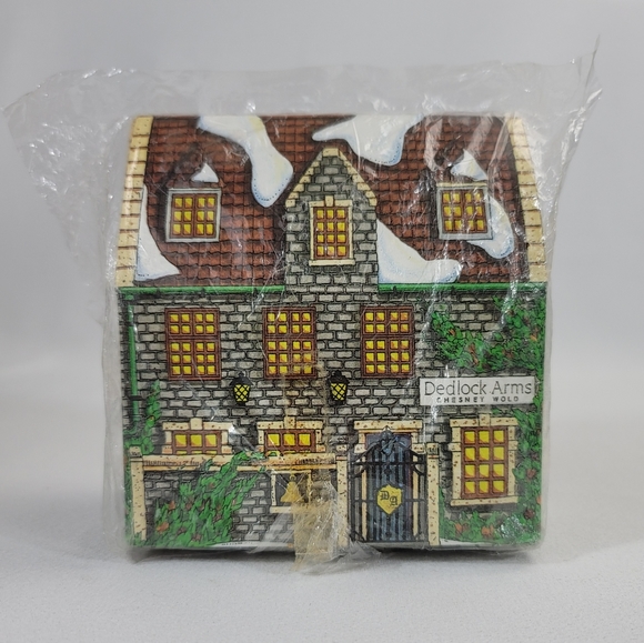 Dept 56 1994 DEDLOCK ARMS Charles Dickens Heritage Collectors Edition Ornament - Picture 3 of 14